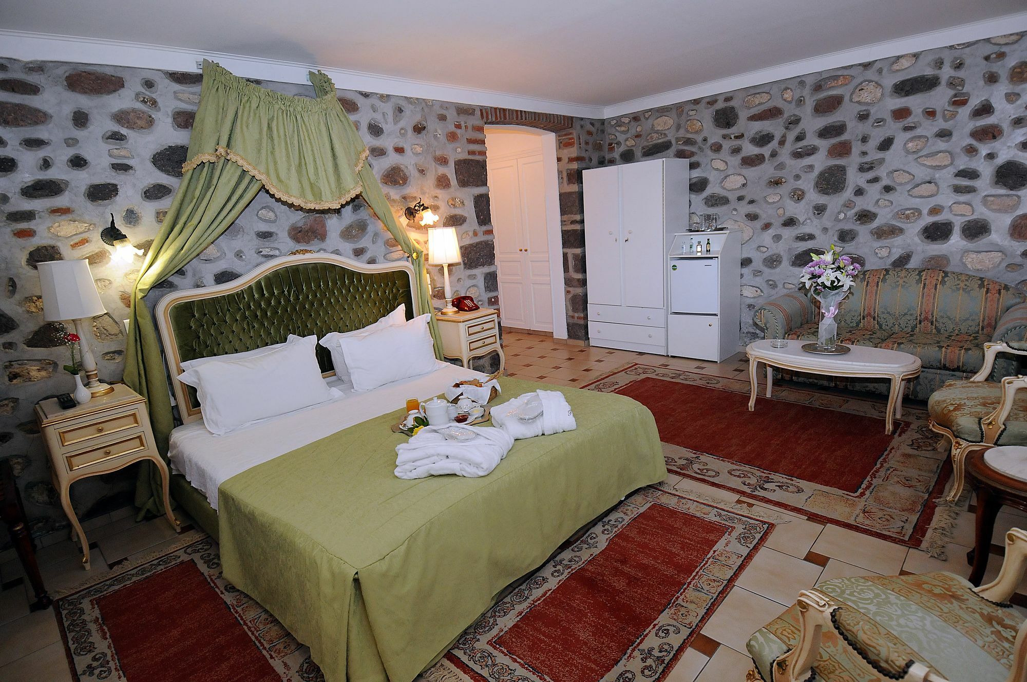 Hotel Pyrgos Of Mytilíni Exterior foto